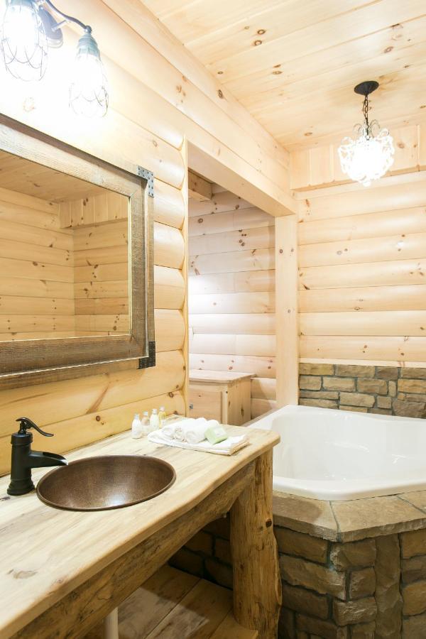 Hummingbird Haven Cabin By Amish Country Lodging Berlin Zewnętrze zdjęcie